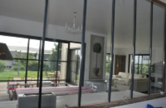 Large luxury & calm villa (4 stars), close to beaches & small sea view 聖吉爾達德呂伊酒店