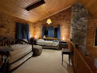 Drooly Bear Cabin: Your Raystown Lake Getaway! Raystown Lake Visitor Center 주변 호텔