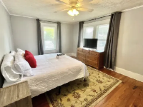 Historic Downtown Haven Hotels in Lee County