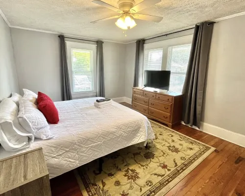 Historic Downtown Haven Hotels in Lee County