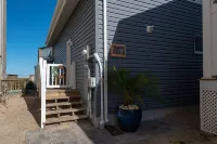 Relaxing Breezy Seaside Retreat Oceanfront, Boardwalk 3Bd 2ba 2Decks King Bed