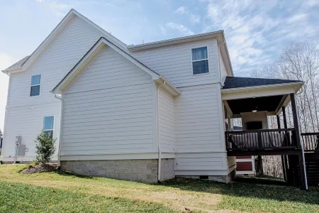 Serene Lake House plus Golf Cart, Access to Tim's Ford LakeBlue Gill Marina