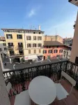 Elegant apartment in the heart of Desenzano del Garda Maghy's House