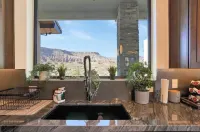 Gorgeous and modern home surrounded by Zion views