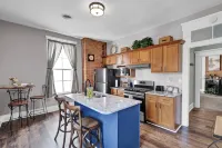 Pleasant duplex with AC in The Highlands, Louisville - WiFi included