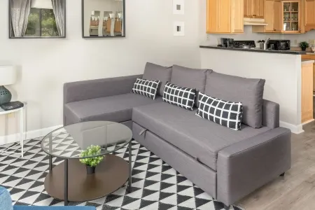 Ground Level UNC 2BR 2BA w/ Pool - Pet Friendly