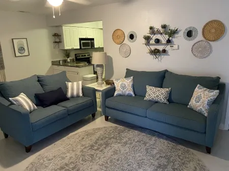 Shadowlawn Villas, Suite II