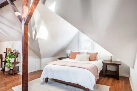 Sac City Loft Отели рядом с достопримечательностью «McClatchy Library»