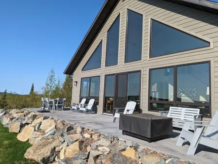 Lax Lake View Retreat