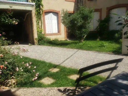 Large house at the foot of the mountains