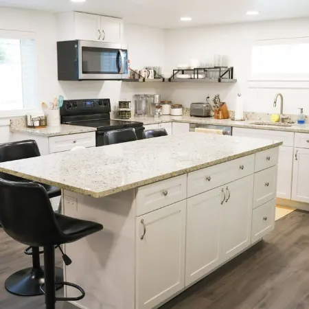 Provo 3-bedroom; new, fireplace, BBQ, AC, fast WiFi. Close to BYU, MTC, Sundance