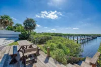 NEW Private Million Dollar Riverfront Retreat