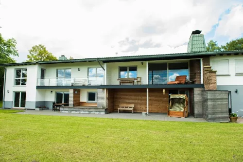 Ferienhof - Weites - Land, large apartment with terrace, garden and children's playground Hotels in Stadtkyll