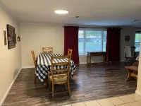 This stylish place is perfect for a family getaway. 5 minutes from KY Lake