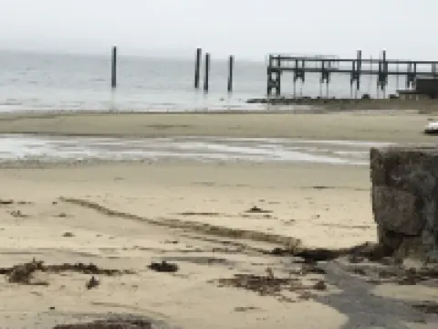 6 houses away from quiet beach! Minutes from the heart of Onset & Cape Cod Canal Hotels in Wareham