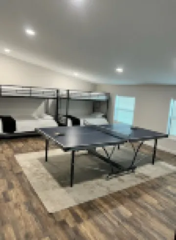 Cozy cabin SLEEPS 15 on Lake Tenkiller!