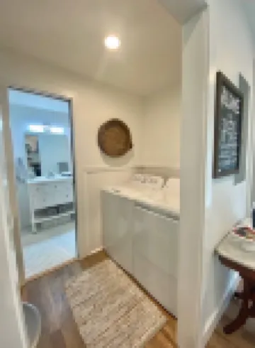 5 Minute Drive to Downtown Greenville!