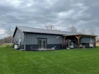 Charming 2 Bedroom Home with Hot Tub and Fire Pit