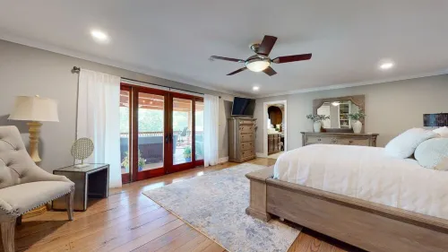 Stunning Lakefront Home - Original 1800’s Cabin - Relax by The Water
