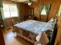 Quiet Getaway Cozy Cabin Directly on Lake Martin Hotels in Tallapoosa County