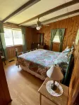 Quiet Getaway Cozy Cabin Directly on Lake Martin
