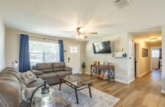 Cozy Cajun Cottage - with Arcade!