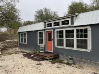 Cozy Country Cottage; Family RetreatJust minutes from Circle T ハミルトンのホテル