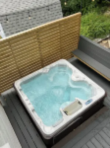 President WK Available -8 Br, 4 BTH, 1/2 mi to Okemo, Hot Tub, on Shuttle, King