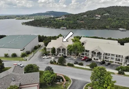 The Great Escape - 3 bedroom/3 bath condo at Emerald Bay on Table Rock Lake
