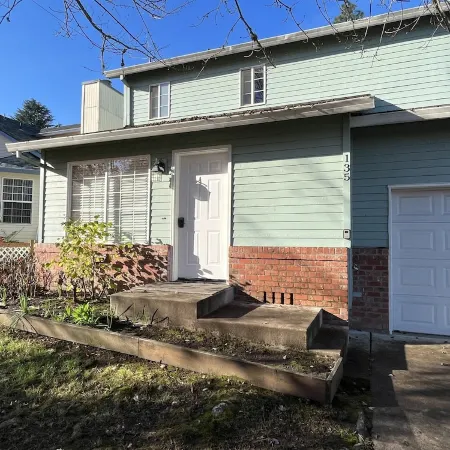 Cozy 4B House with Pool Table, Near Nike/Intel, 10miles to downtown Portland