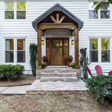 Your Dream Getaway is Only Minutes Away From Historic Roswell! Hotel Exterior