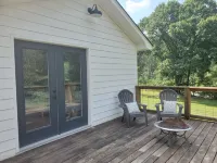Completely remodeled 1940's farmhouse with Gorgeous pond views!!