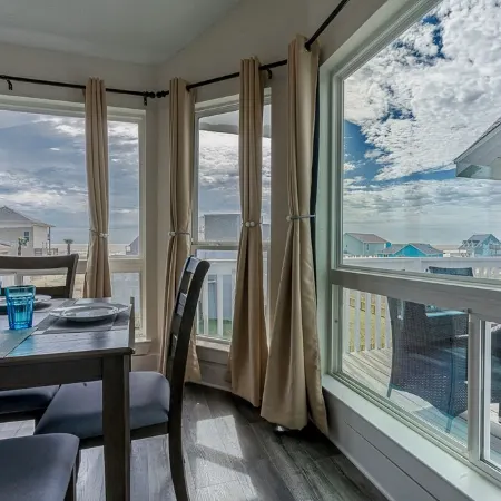 Steps to the beach - New remodeled townhome - Ocean view