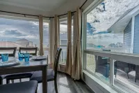 Steps to the beach - New remodeled townhome - Ocean view