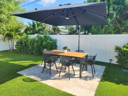 Private Saltwater Pool, Beach Service Perks, Conveniently Located! Dinner on us!