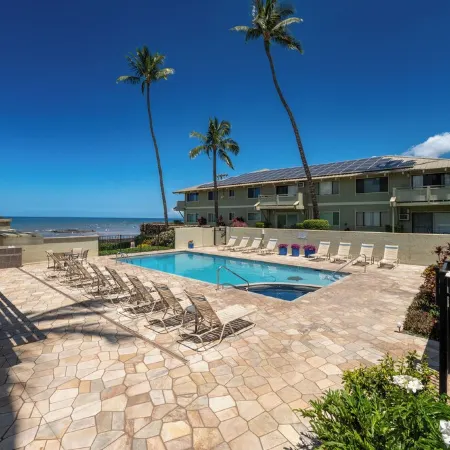 Recent remodel - Large 1BR w/ ocean view and walk to excellent beaches/eateries