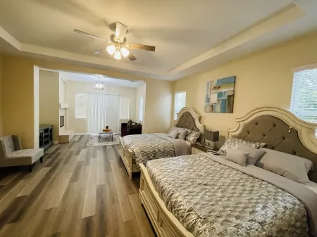 LUXURY HOME 3300 SQ FT, QUIET NEIGHBORHOOD