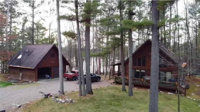 Little Cottage On Prairie - Prairie Lake That Is!!!