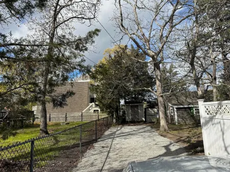 Peaceful Cozy Water Front Cottage. Step back in time and ENJOY Отели в г. Вэрхэм