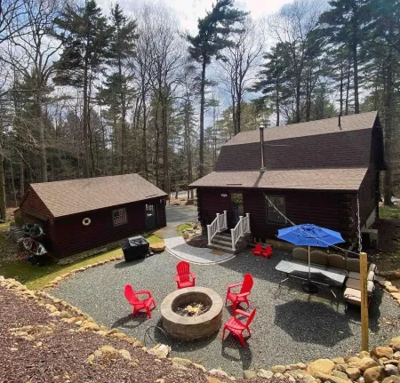 Private Cozy Log Cabin minutes from Lake George