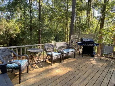 Donna’s Charm: 3 bedroom/king suite/pools/golf