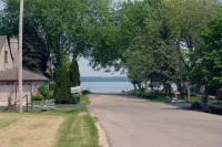 Spacious home: Lake Winnebago, fishing, kayaking
