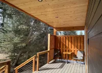 Hibernation Station - Two Bedroom Cabin Hotels in Anchor Point