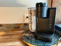 Cozy Snowline Cabin w/ Hot Tub - Minutes from Baker