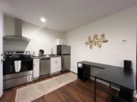Stylish 1BR with full kitchen