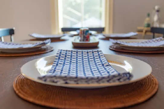 Cordova Gold: Historic Dist. + Quiet at Night