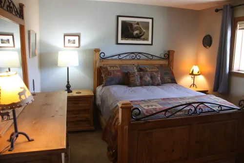 Remodeled Summit View Condo! Near Golf Course, Skiing, Hot Springs, and more!