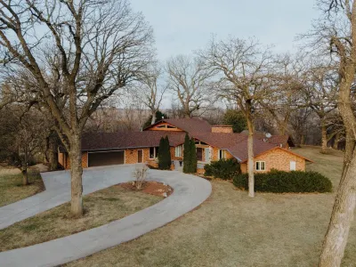 Huge Retreat with Heated Pool and Hot Tub by Briggs Woods Walking Trail and Golf Hotels in 