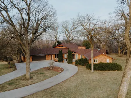 Huge Retreat with Heated Pool and Hot Tub by Briggs Woods Walking Trail and Golf