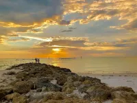 Serene 5th-Floor End Unit with Sunset Views, Steps to Beach Access, JW Marriott - Beach